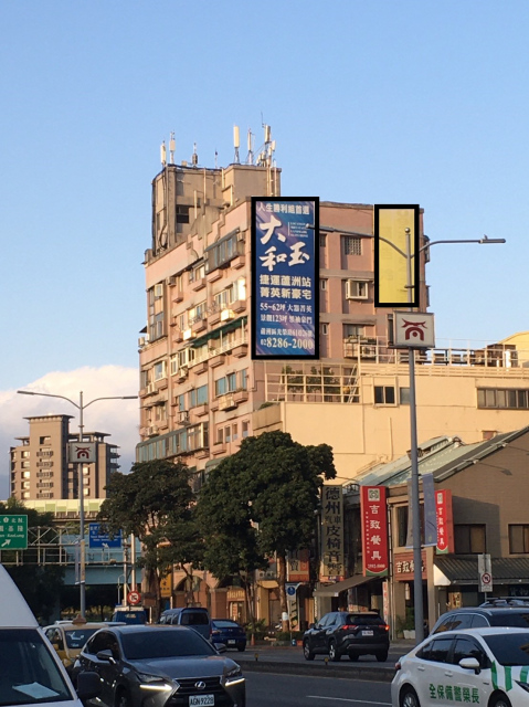 台北市高速公路交流道入口大樓外牆廣告出租